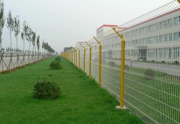 请注意:本图片来自安平县跃昌金属制品有限公司提供的小区护栏网厂价