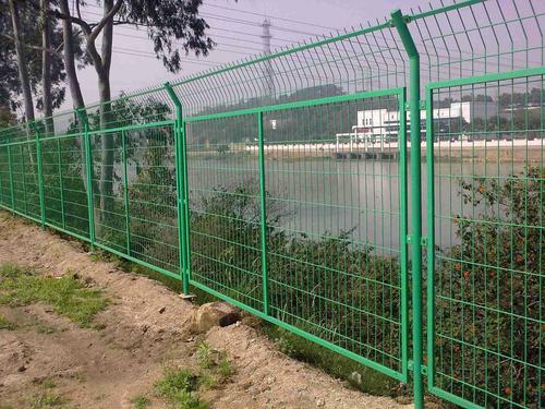 贵州山地坡地双边护栏网